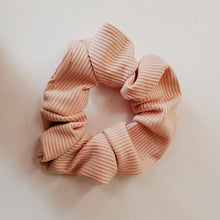 Load image into Gallery viewer, Peach Scrunchie
