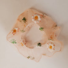 Cargar imagen en el visor de la galería, Embroidered Floral Scrunchies
